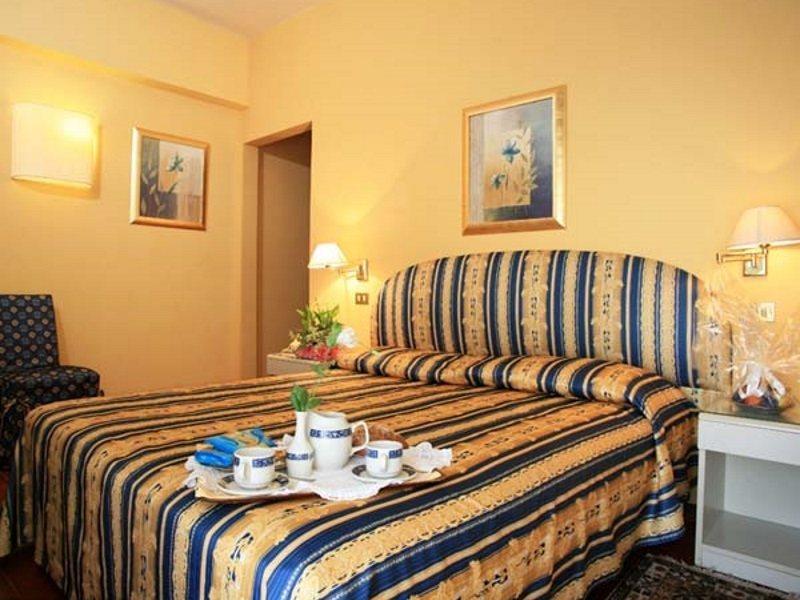Hotel Nuovo Savi Montecatini Terme Bagian luar foto
