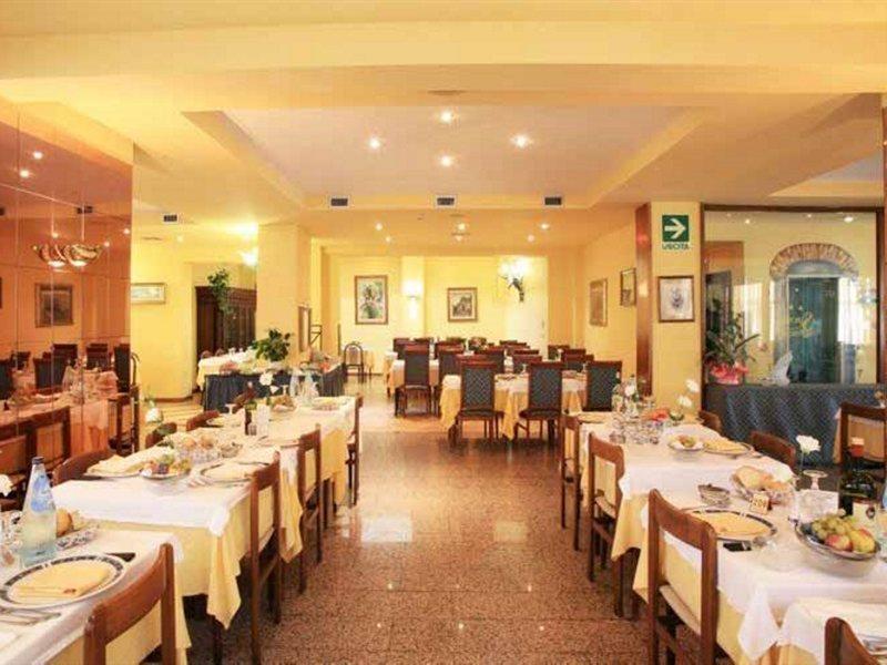 Hotel Nuovo Savi Montecatini Terme Bagian luar foto
