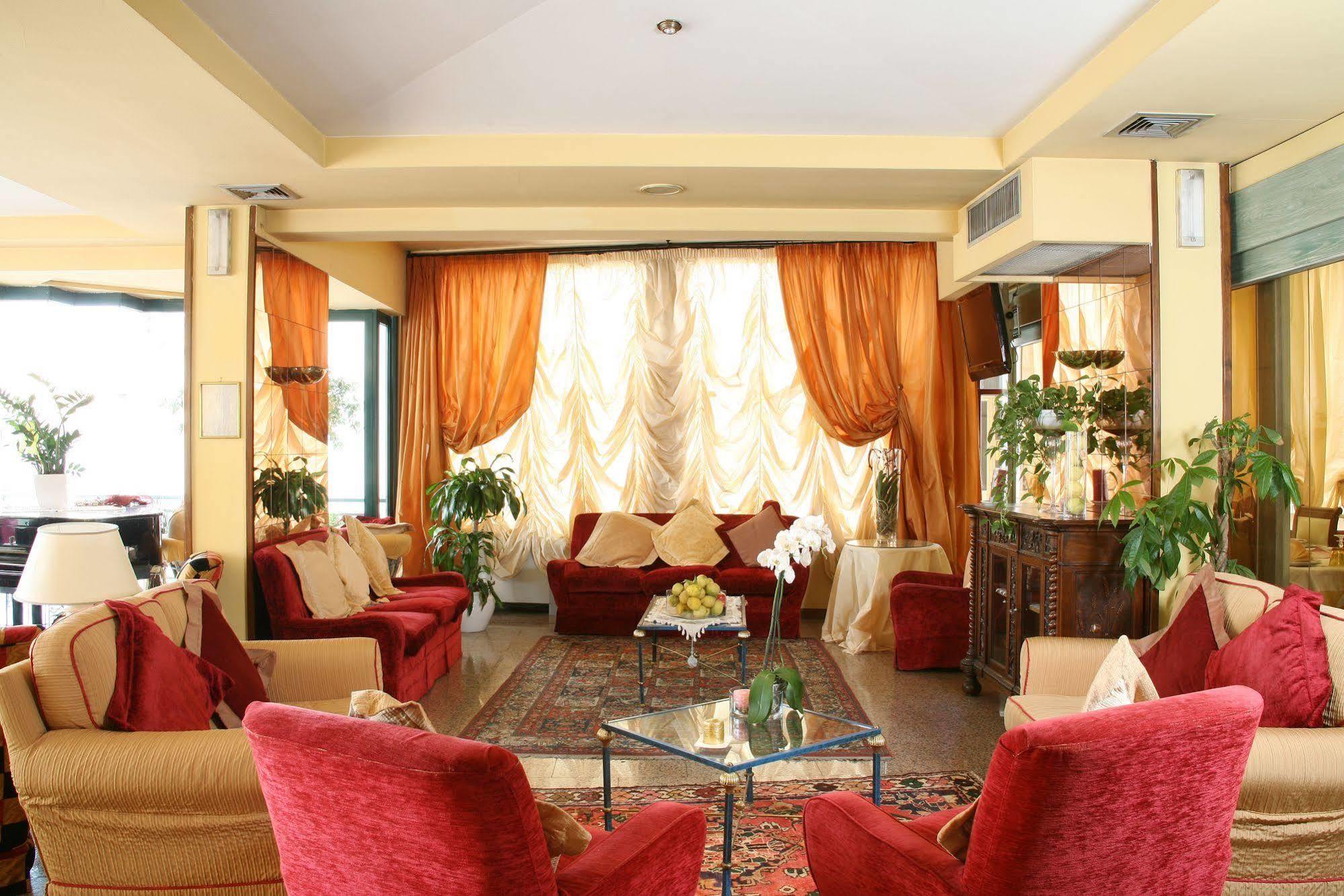 Hotel Nuovo Savi Montecatini Terme Bagian luar foto