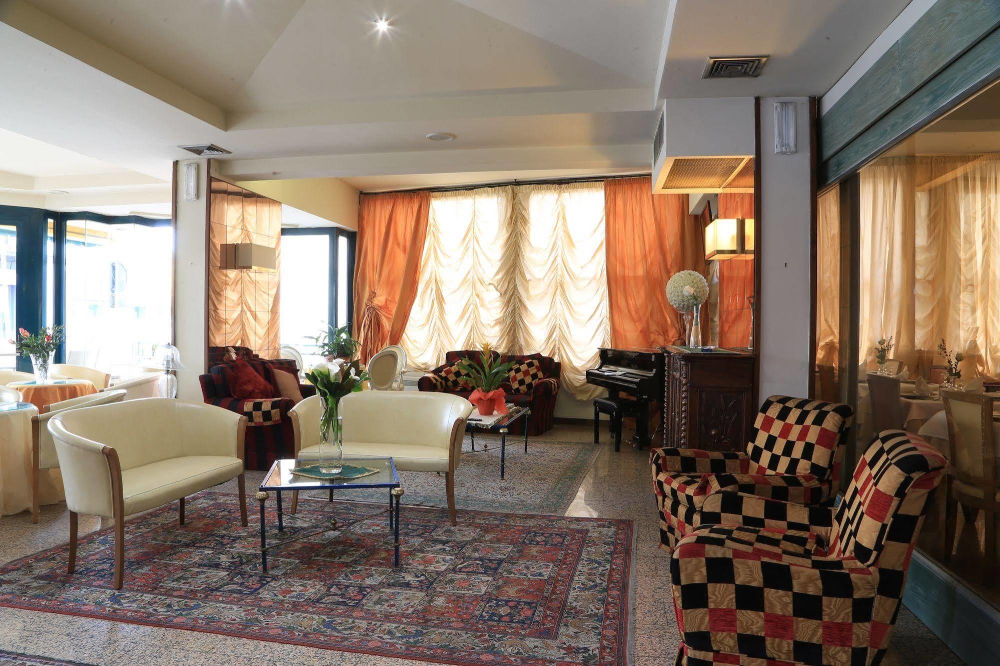 Hotel Nuovo Savi Montecatini Terme Bagian luar foto