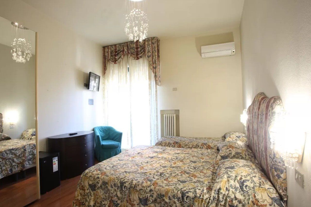 Hotel Nuovo Savi Montecatini Terme Bagian luar foto